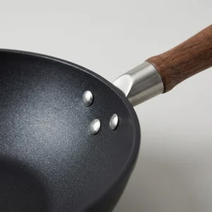 Non-Stick Wok, 10 in – detail
